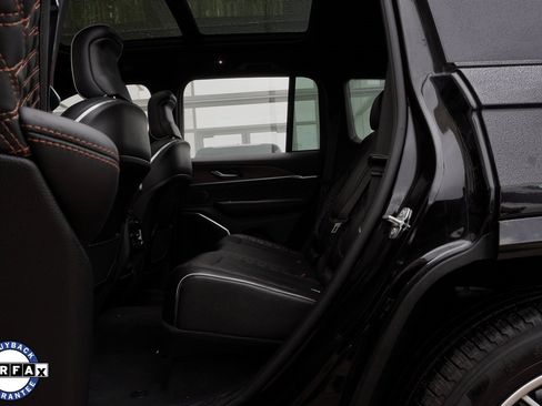 Used 2023 Jeep Grand Cherokee Summit image 20