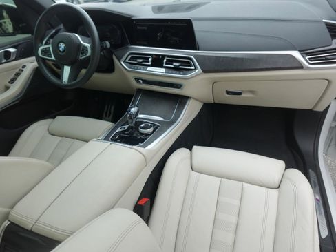 Used 2022 BMW X5 xDrive40i w/ M Sport Package AWD/4WD image 7
