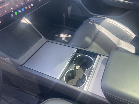 Used 2025 Tesla Model 3 Long Range RWD image 9