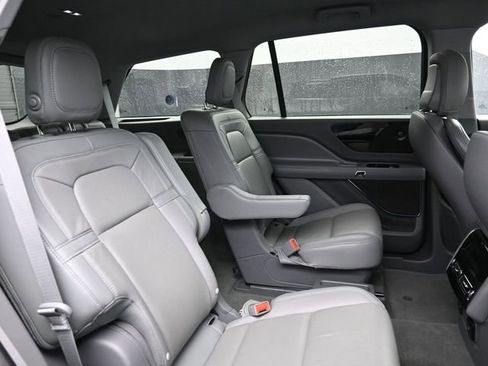 Used 2020 Lincoln Aviator Reserve AWD/4WD image 25