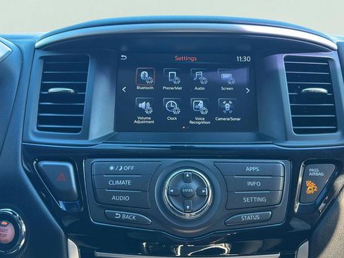 Used 2017 Nissan Pathfinder SV FWD image 34