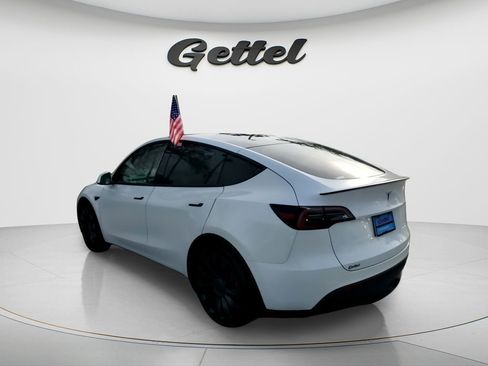 Used 2022 Tesla Model Y Performance image 3