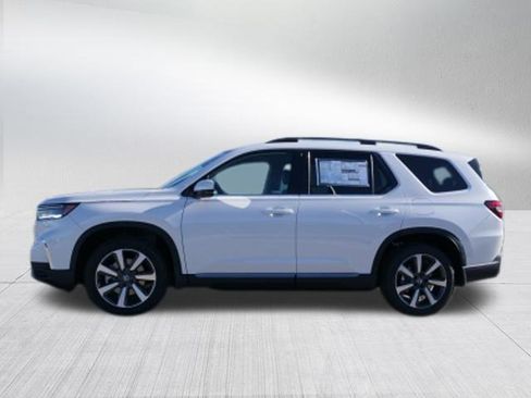 New 2025 Honda Pilot Touring image 6