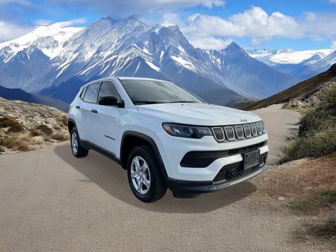Used 2022 Jeep Compass Sport image 7