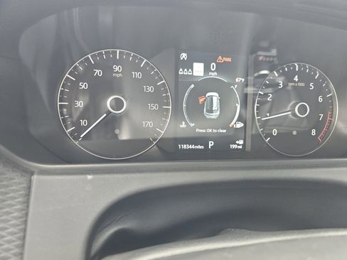 Used 2019 Land Rover Range Rover Velar S image 12