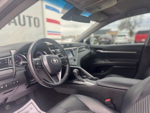 Used 2018 Toyota Camry SE FWD image 40