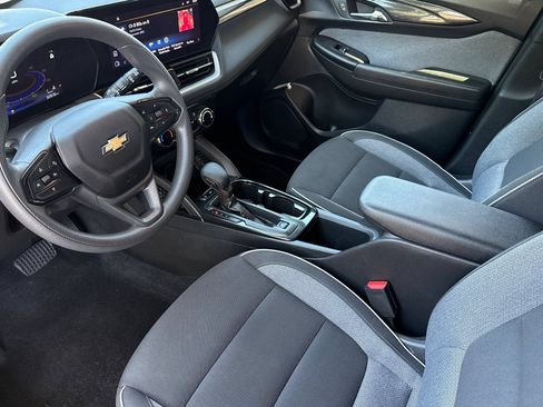 Used 2025 Chevrolet TrailBlazer LT FWD image 5