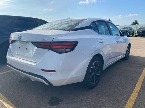 Used 2024 Nissan Sentra SV FWD image 9