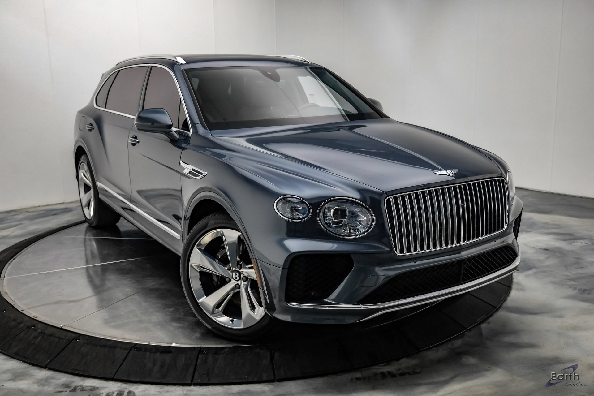 Used 2023 Bentley Bentayga Extended Wheelbase AWD/4WD image 23
