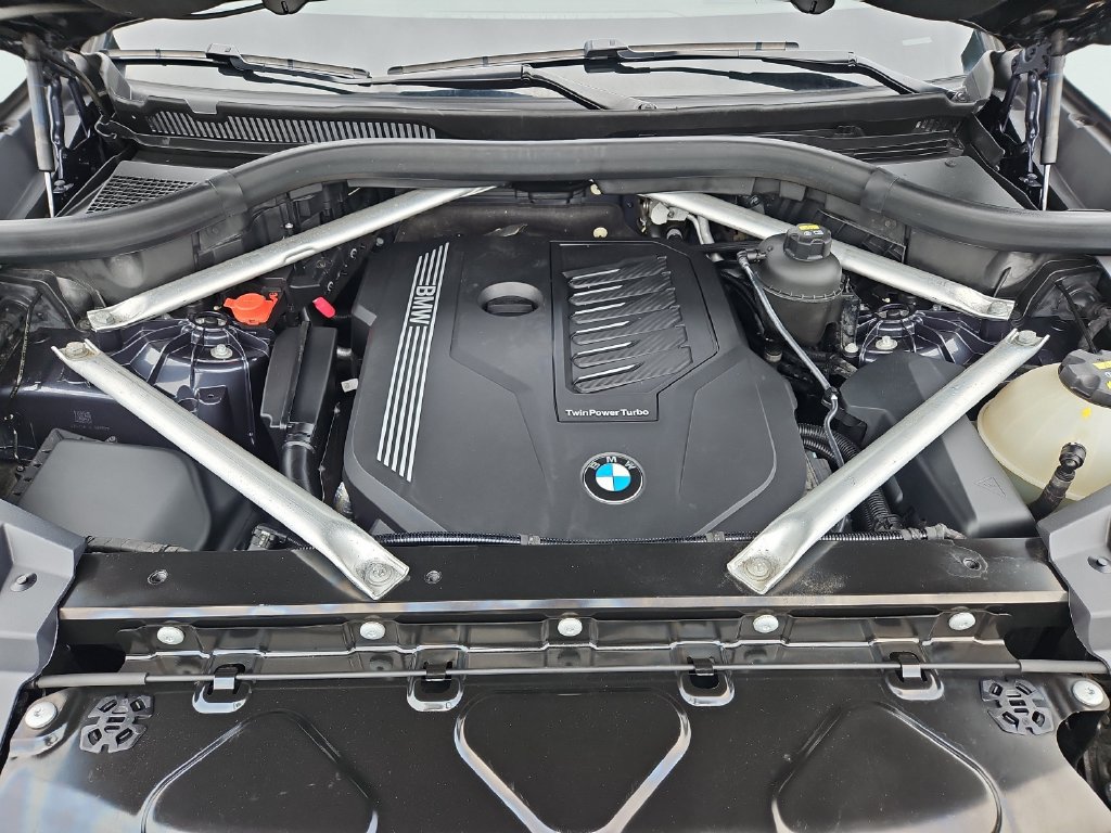 Used 2019 BMW X5 xDrive40i w/ M Sport Package AWD/4WD image 39