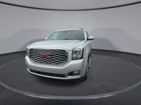 Used 2020 GMC Yukon Denali w/ Open Road Package image 3