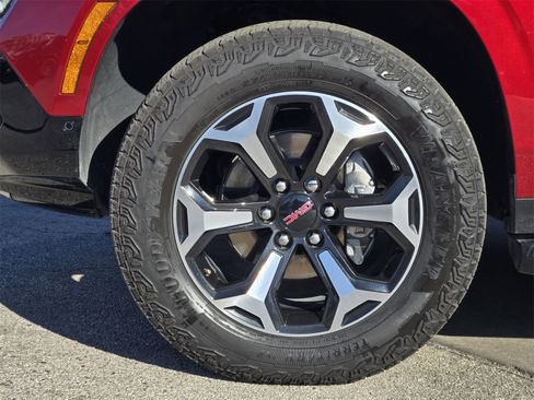 Used 2025 GMC Yukon AT4 image 10