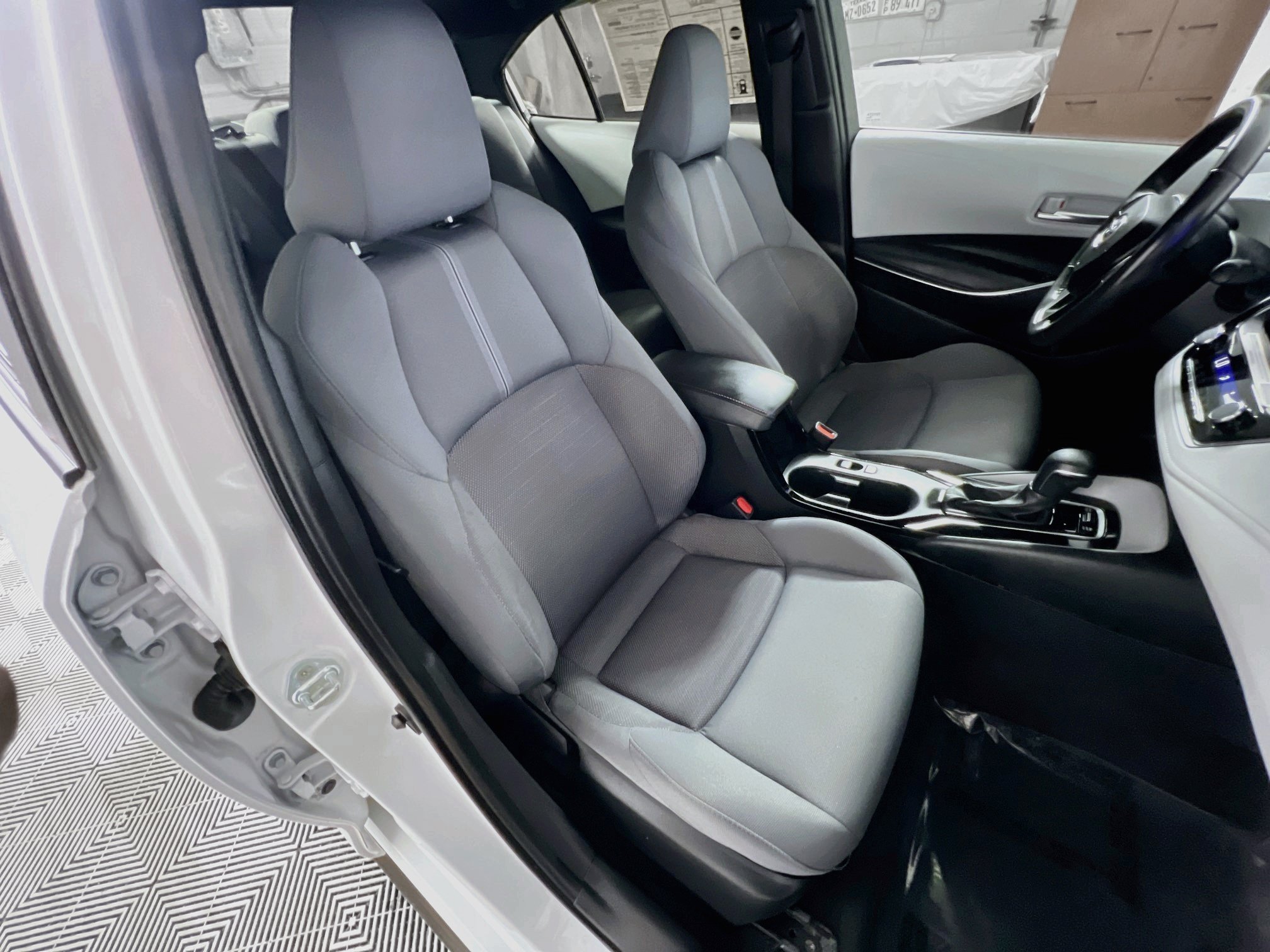 Used 2024 Toyota Corolla SE FWD image 30