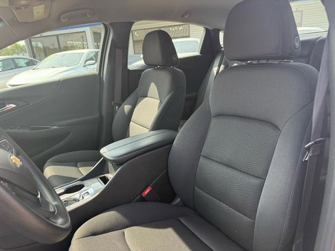 Used 2025 Chevrolet Malibu LT image 9