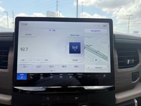 Used 2024 Ford Expedition Limited image 22