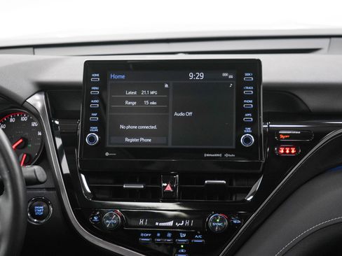 Used 2022 Toyota Camry XSE FWD image 15