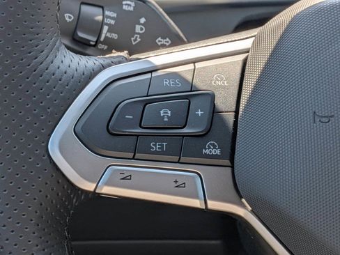 New 2026 Volkswagen Tiguan SE R-Line AWD/4WD image 18
