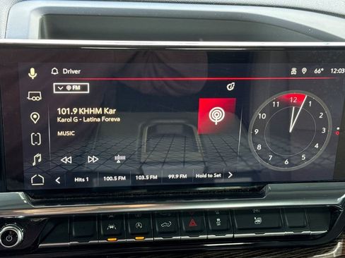 Used 2025 GMC Sierra 1500 Elevation image 28