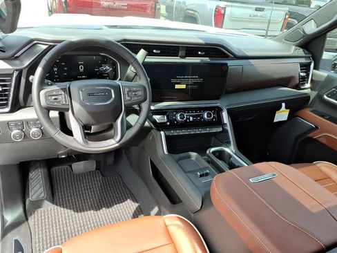 New 2026 GMC Sierra 2500 Denali Ultimate AWD/4WD image 17