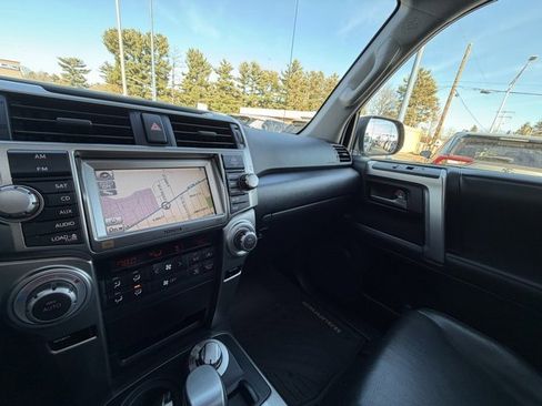 Used 2011 Toyota 4Runner Limited image 25