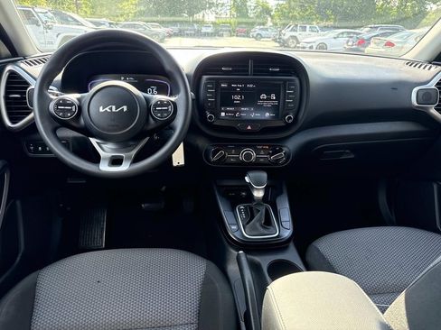 Used 2024 Kia Soul LX w/ Option Group 015 FWD image 13