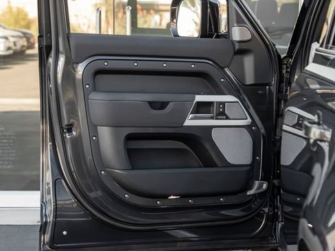 Certified 2023 Land Rover Defender 130 SE AWD/4WD image 12