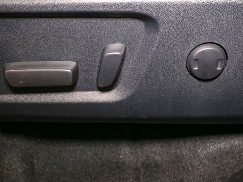 Used 2016 Toyota Tundra SR5 image 36