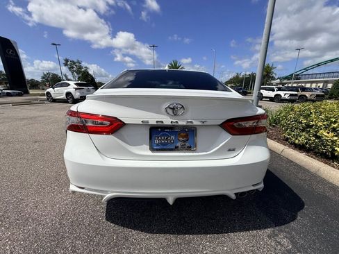 Used 2020 Toyota Camry SE image 12