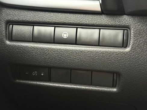 Certified 2023 Nissan Rogue SV image 26