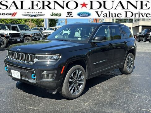 Used 2024 Jeep Grand Cherokee Overland w/ Luxury Tech Group IV AWD/4WD image 1
