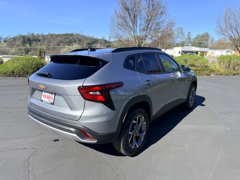 New 2026 Chevrolet Trax LT image 4