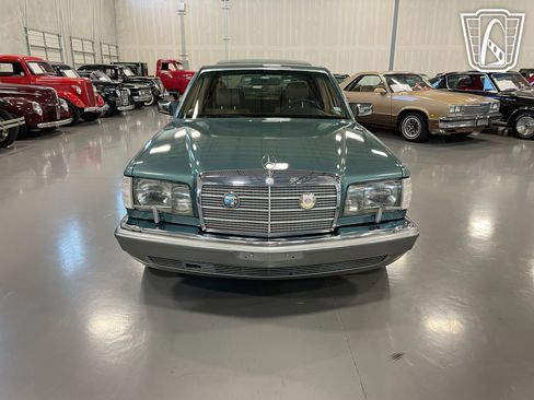Used 1987 Mercedes-Benz 420 SEL image 3
