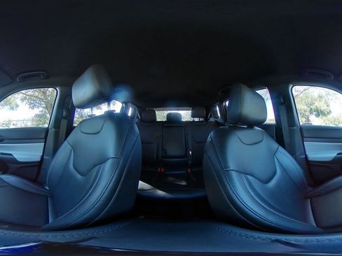 Used 2025 Jeep Compass Limited image 36