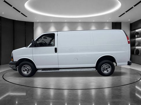 Used 2024 GMC Savana 2500 w/ Driver Convenience Package RWD image 2