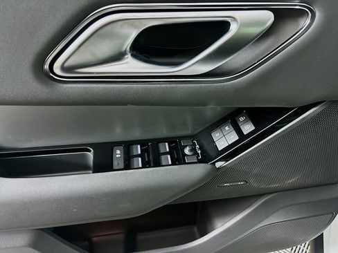 Used 2025 Land Rover Range Rover Velar S image 20