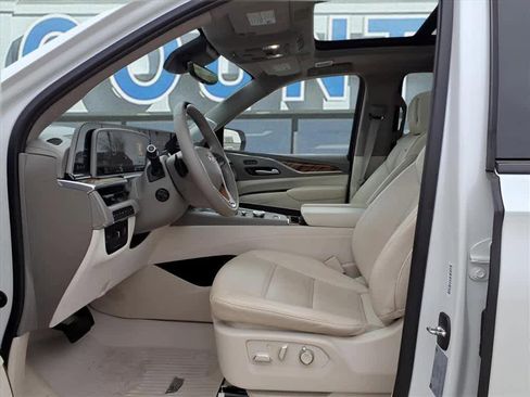Used 2023 Cadillac Escalade Sport Platinum w/ LPO, ONYX Package AWD/4WD image 16