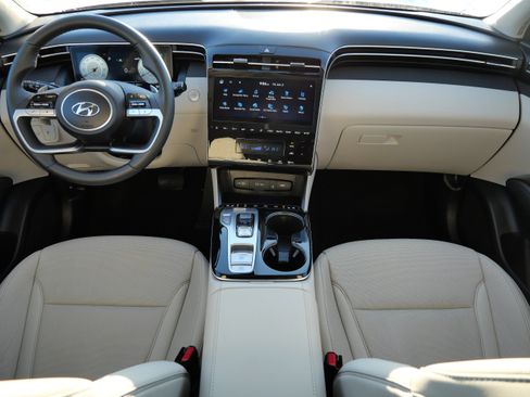 Certified 2023 Hyundai Tucson Limited image 10