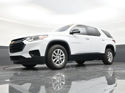 Used 2018 Chevrolet Traverse LS image 20