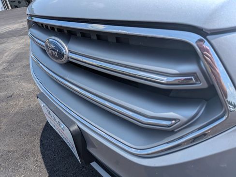 Used 2017 Ford Escape SE FWD image 11