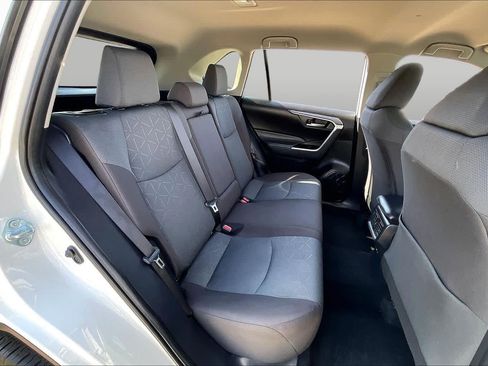 Used 2025 Toyota RAV4 XLE FWD image 20