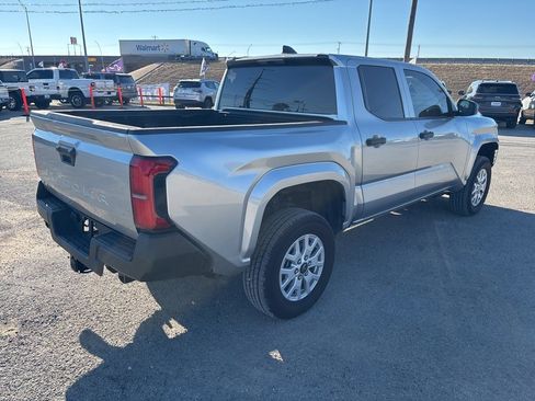 Used 2025 Toyota Tacoma SR image 5