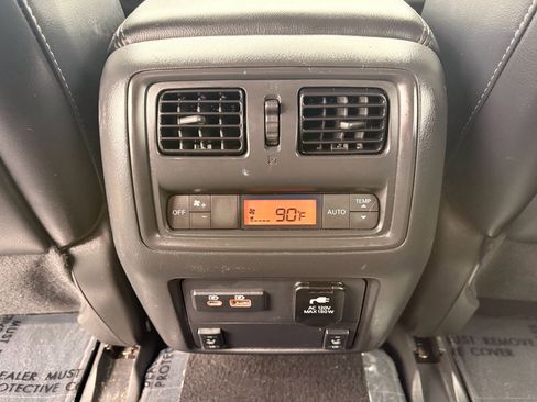 Used 2020 Nissan Pathfinder Platinum AWD/4WD image 16