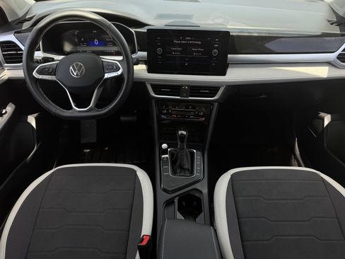 New 2025 Volkswagen Taos SE FWD image 13