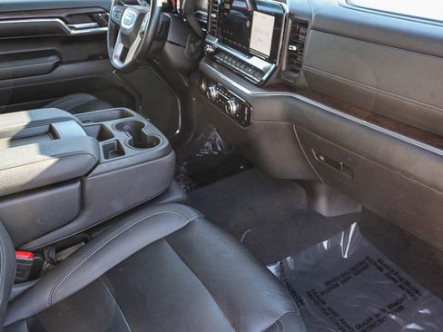 Used 2024 GMC Sierra 1500 SLT image 17