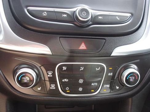 Used 2019 Chevrolet Equinox LT FWD image 20