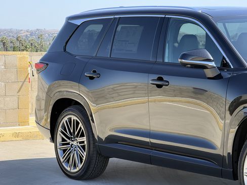 New 2026 Lexus TX 550h AWD Plug-In Hybrid w/ Technology Package image 5