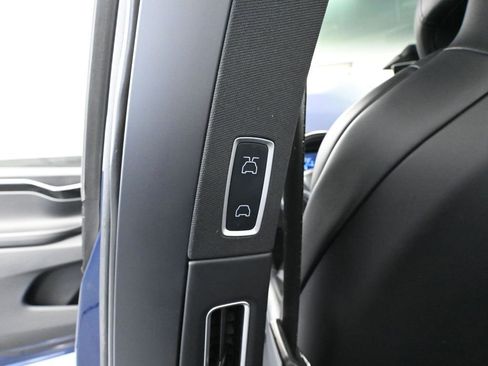 Used 2018 Tesla Model X 100D image 35