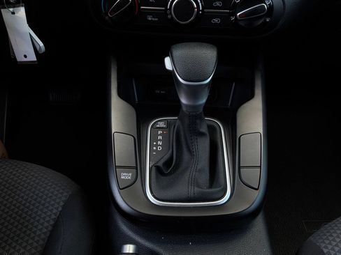 Used 2025 Kia Soul LX w/ LX Technology Package FWD image 21
