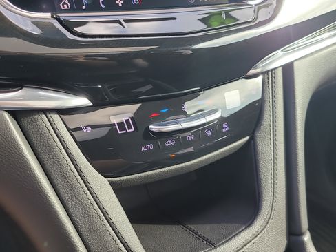 Used 2020 Cadillac XT6 Premium Luxury FWD image 25