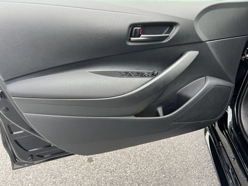 Used 2025 Toyota Corolla LE FWD image 18